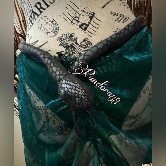 Seductive Medusa sexy Halloween costume - Picture 7 of 12